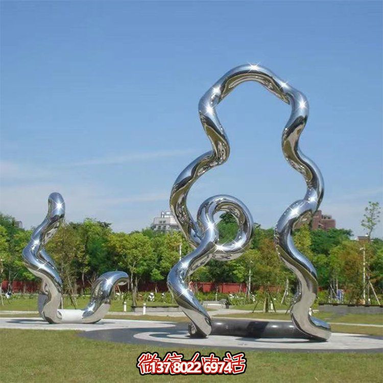 大型不锈钢异形摆件，为公园绿地增色