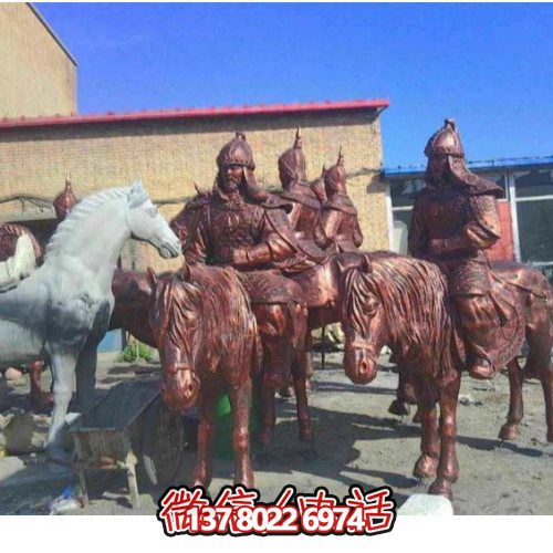 巨型骑士马铜雕塑，点缀景区广场
