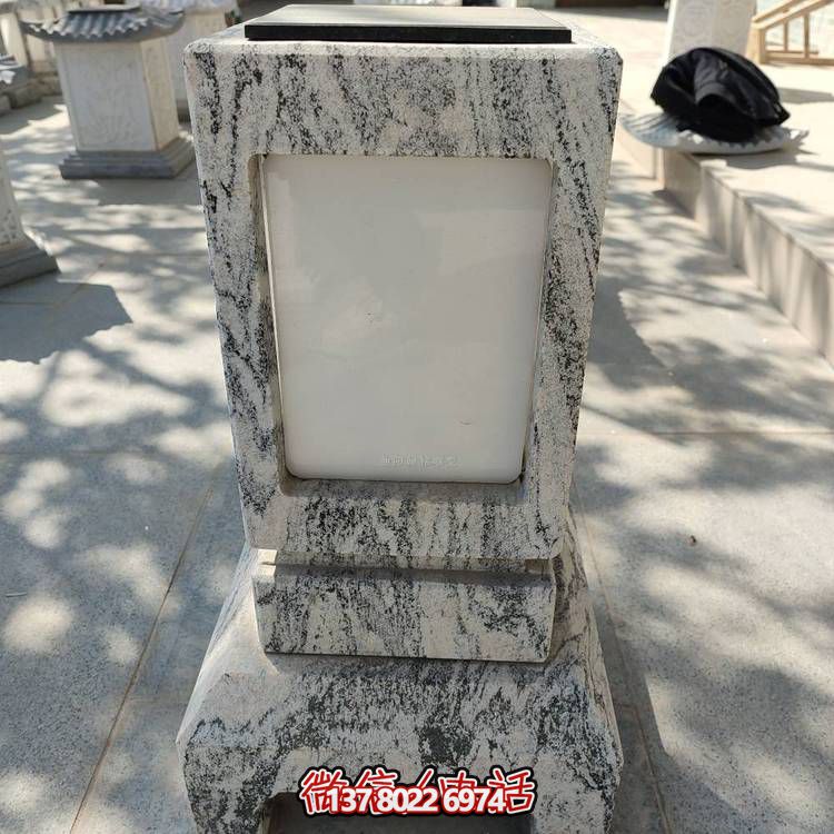 新中式花岗岩太阳能石灯，让你的庭院更加精致