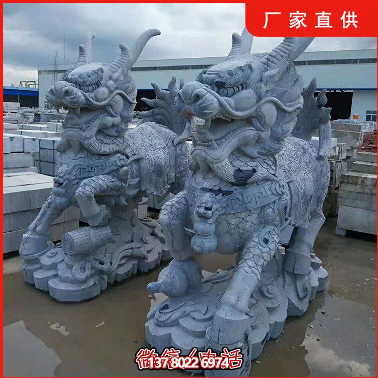 青石雕刻麒麟大型雕塑，为景区墓园增添靓丽风采