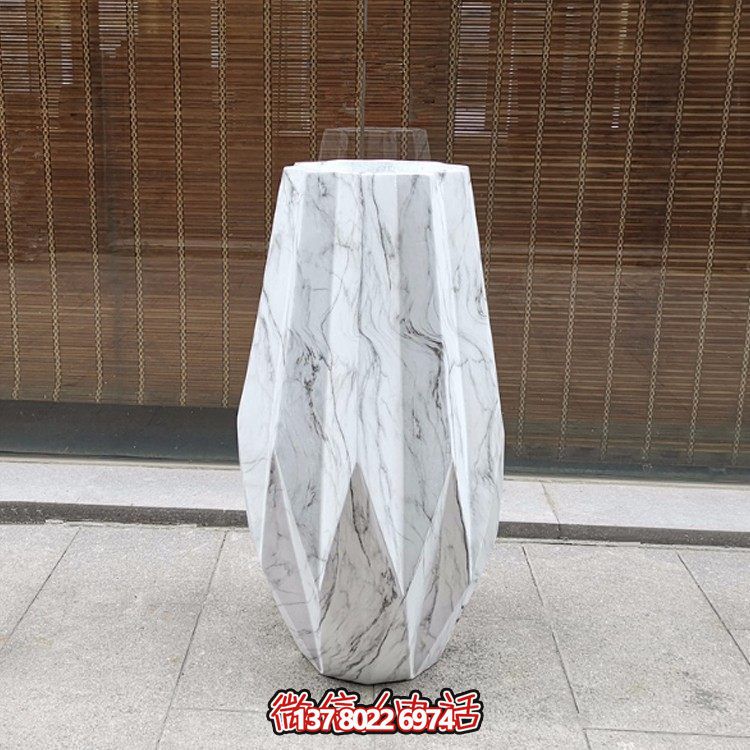天然大理石雕刻花盆，为酒店装饰添彩
