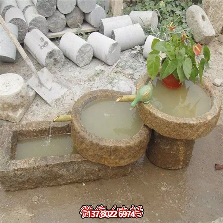 古老农村石槽流水鱼缸，传统摆件装饰景观