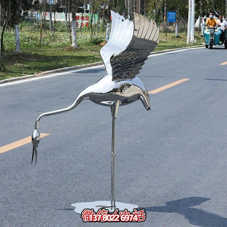 火烈鸟雕塑，美化你的园林景观