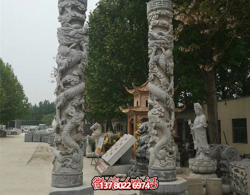 龙柱石雕，装点寺庙门前