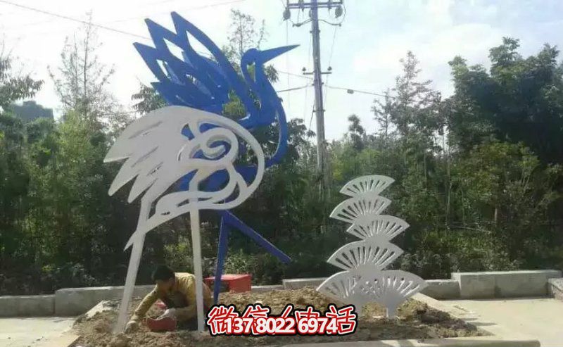 不锈钢雕塑工艺彩绘天鹅 不锈钢雕塑工艺彩绘天鹅