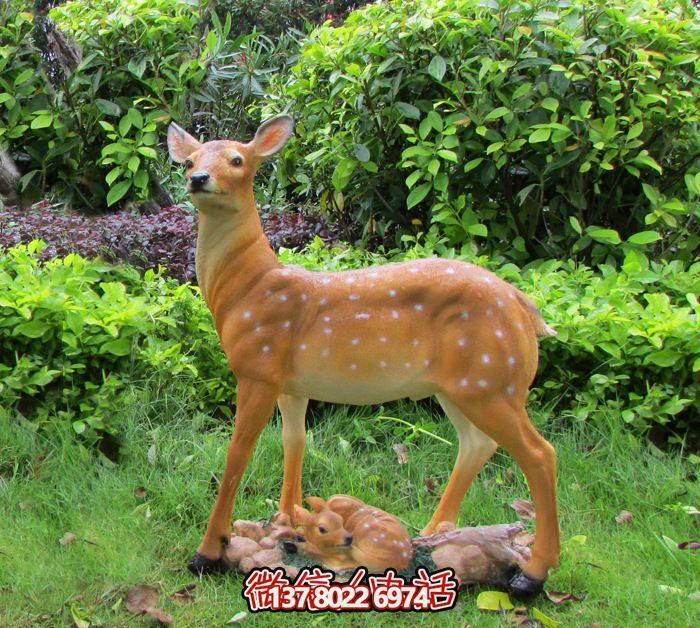 玻璃钢雕塑小鹿环护公园彩绘温馨美观的园林装饰