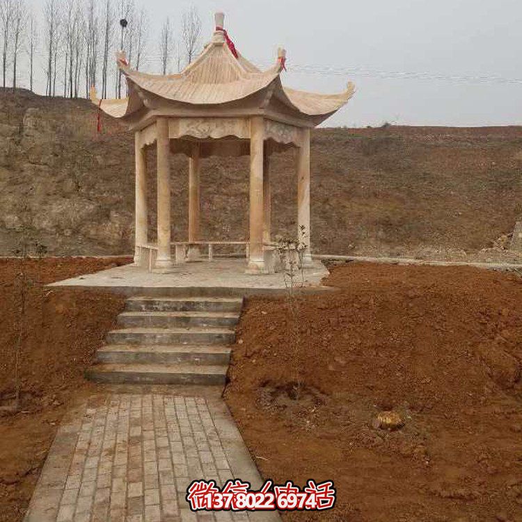 色彩斑斓的晚霞红凉亭，让您享受中式园林的缤纷景点