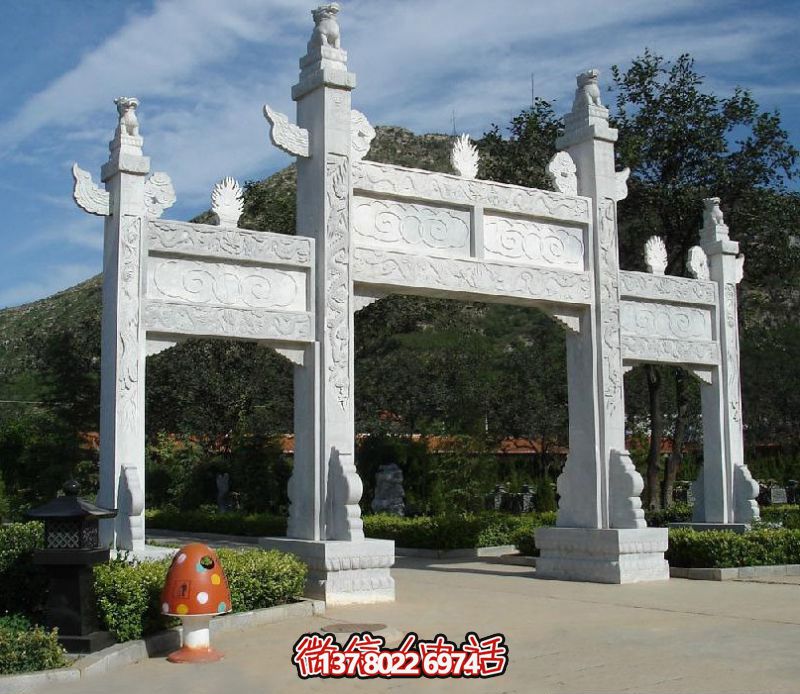 精致园林景观，汉白玉华表浮雕祥云门楼石牌坊
