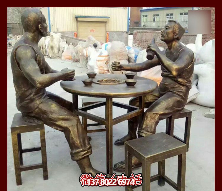 传承文化，融入雕塑，铜雕人物给你一个古典的庭院别墅
