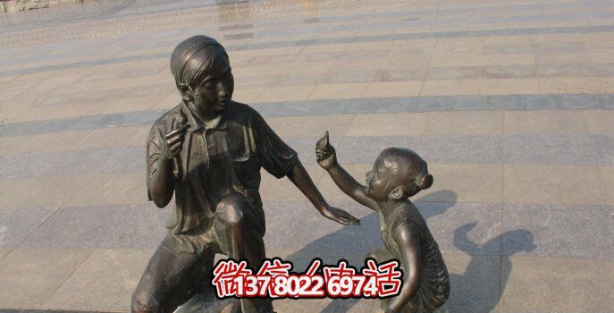 母女铜雕一次游览公园、参与游戏、体验雕塑的绝佳体验