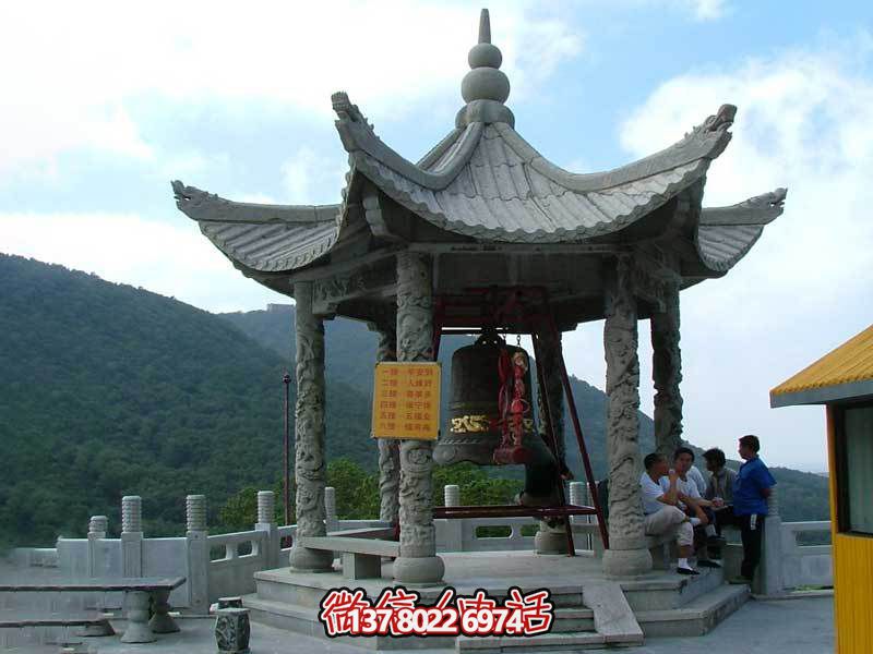 仿古建筑风格的铜钟装饰凉亭 仿古建筑风格的铜钟装饰凉亭