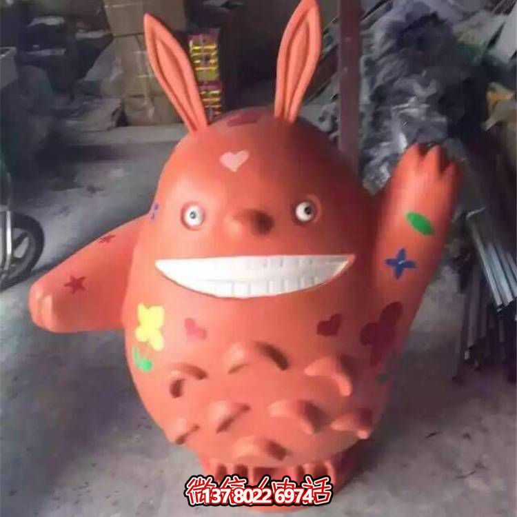 玻璃钢游乐园装饰摆件——可爱的龙猫雕塑