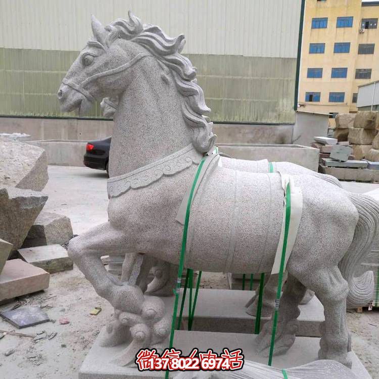 主题砂岩雕刻马摆件，点缀园林广场美景
