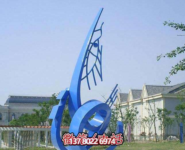 蓝色不锈钢鱼雕塑，简约装饰街道