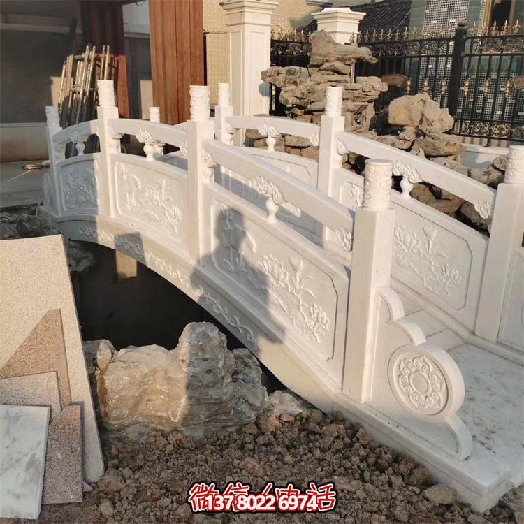 精美大理石雕刻栏杆，为景区公园拱桥添加装饰美感和防护功能