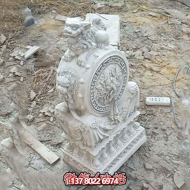 非凡的石雕狮子雕塑，点缀精致的庭院别墅