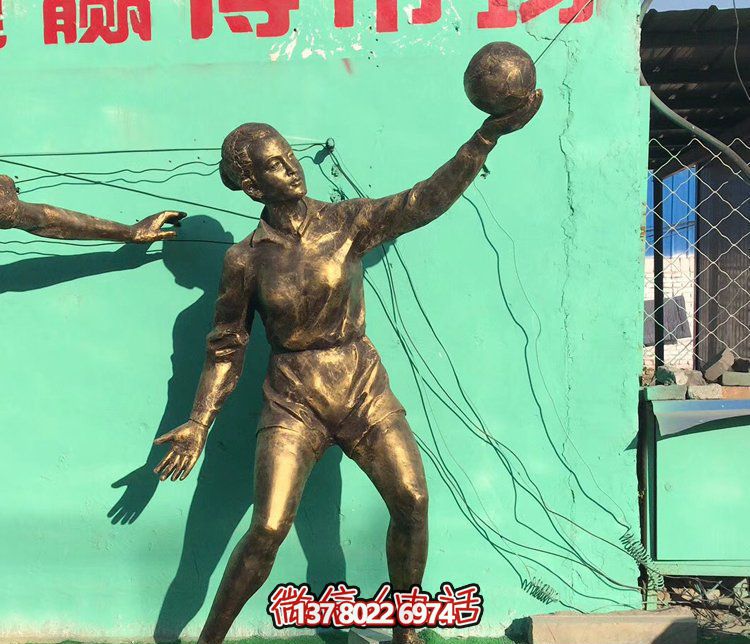 大型玻璃钢排球学生雕塑，为广场增添活力