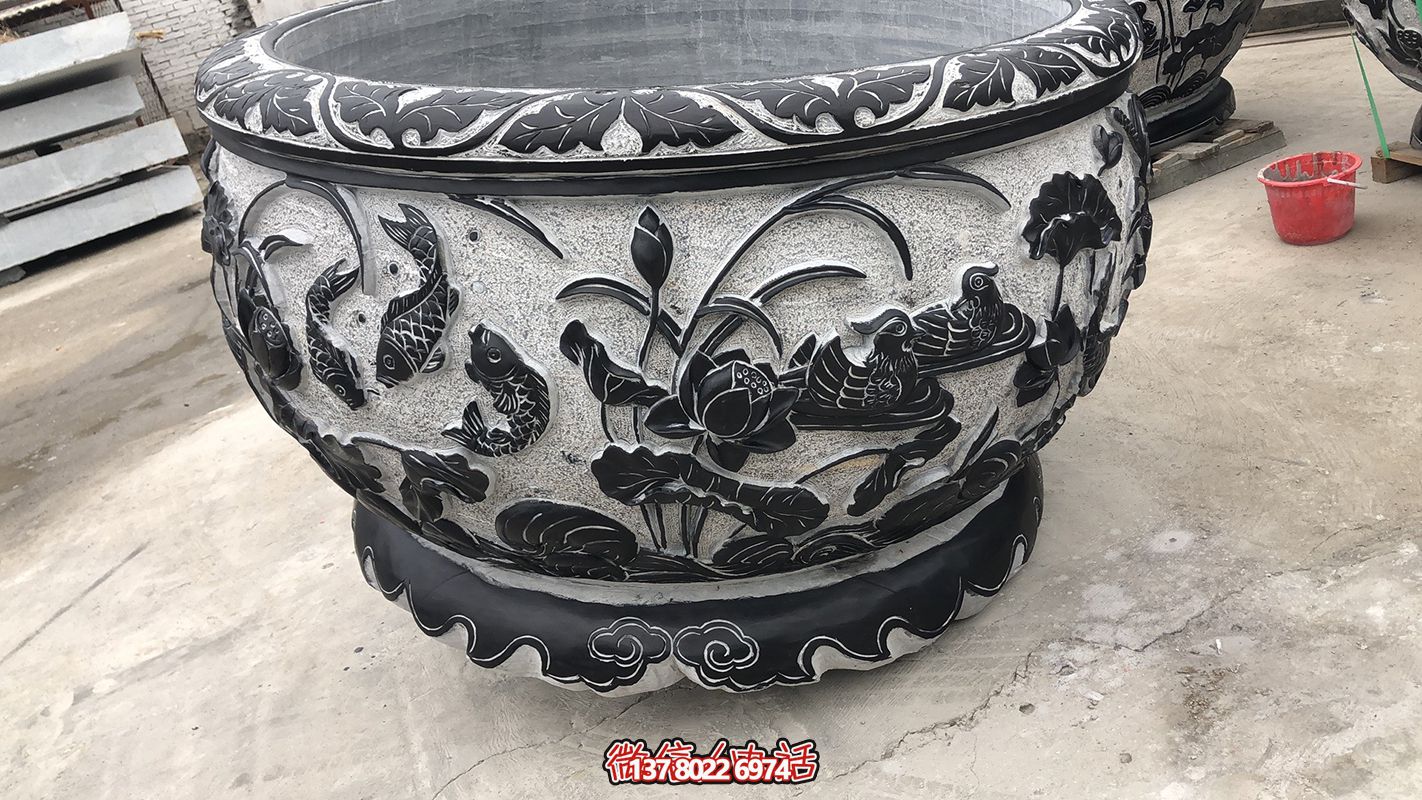 雅致的自然艺术--青石缸荷花浮雕雕塑 雅致的自然艺术--青石缸荷花浮雕雕塑