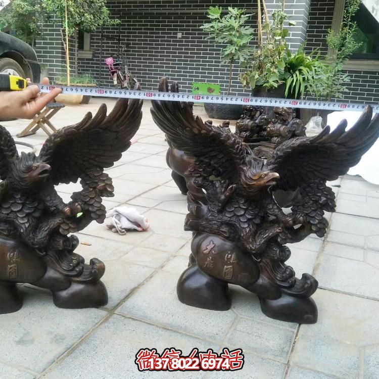 玻璃钢老鹰雕塑，个性摆放商场装饰