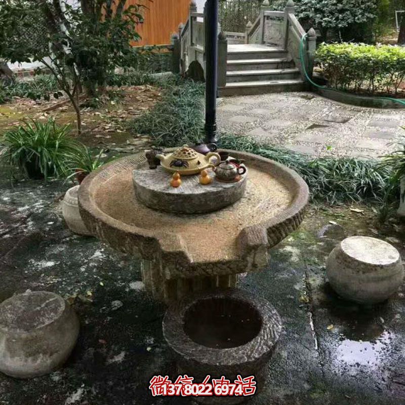 民间石槽石桌组合摆件