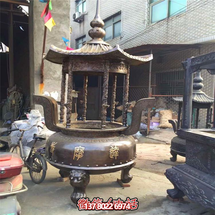 仿古宝盖圆形香炉，摆放于寺庙、道观等室内