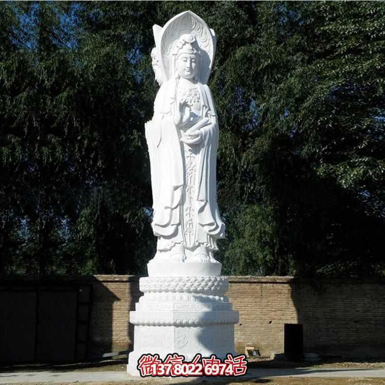 大型户外观世音菩萨雕塑给景区增添一抹靓丽
