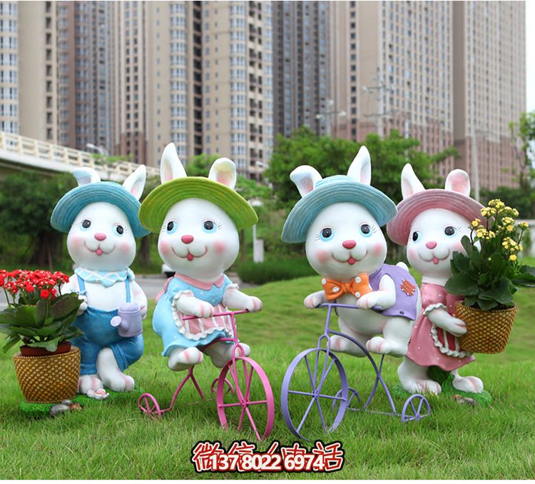 可爱兔子雕塑，为您的草坪添彩