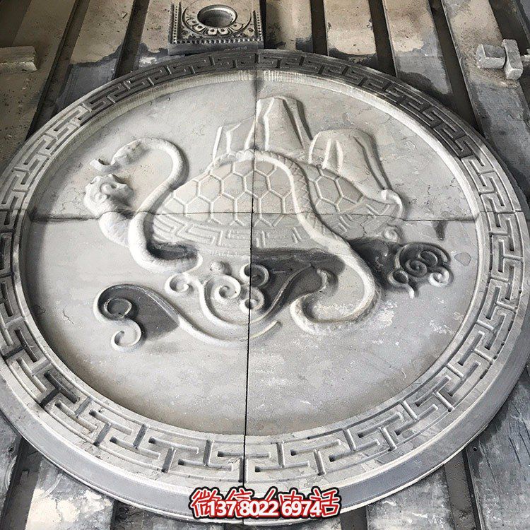 结合绿色园林和艺术装饰的青石花岗岩浮雕地面