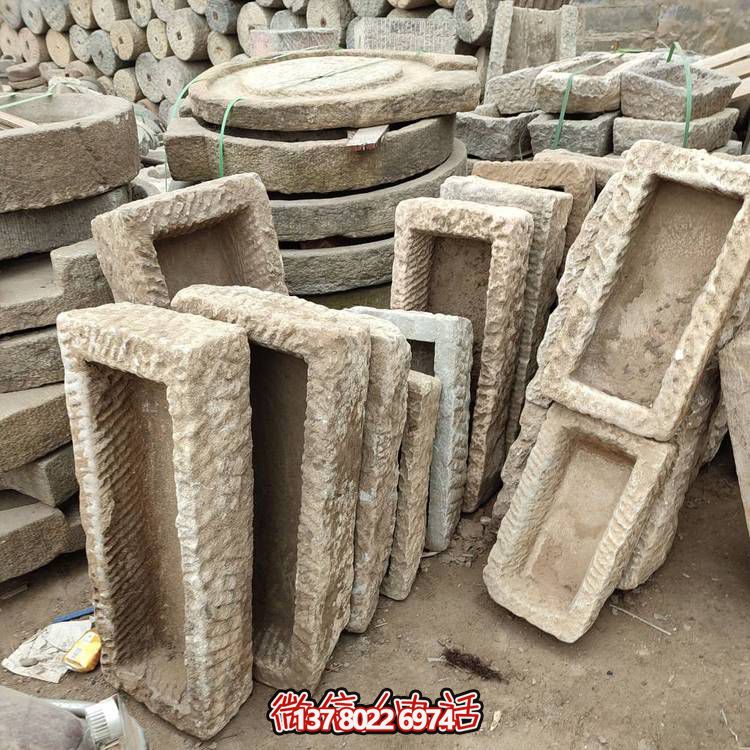 经典石雕老石槽，点缀青石园林景观