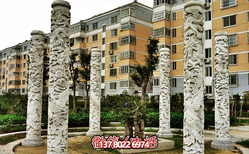 精美大理石浮雕龙柱，装点小区花园