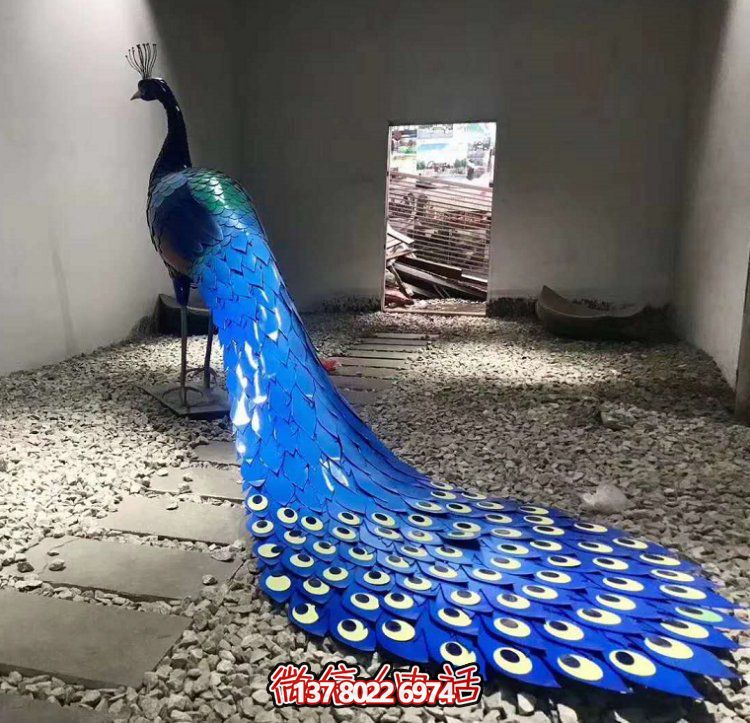 优质不锈钢孔雀雕塑，为城市广场添彩