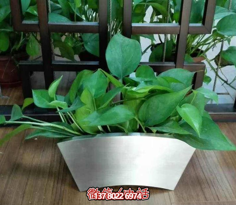 不锈钢弧形花盆雕塑，精致公园装饰
