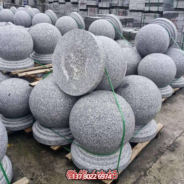 精美的花岗岩石雕摆件
