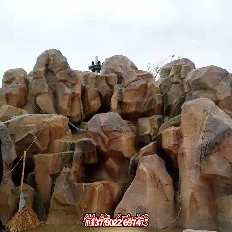 精致假山水泥装饰游乐园，为小区提供无尽乐趣