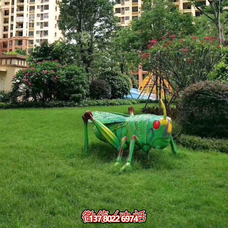 玻璃钢蝗虫仿真雕塑，更贴近自然