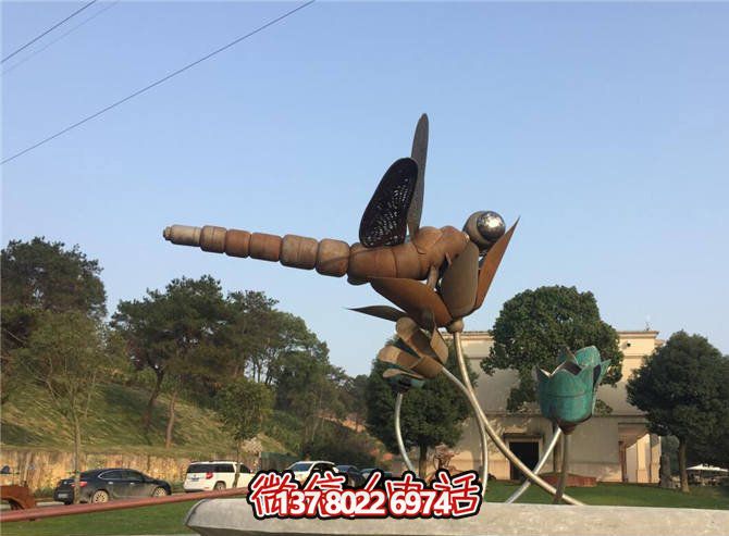 大型不锈钢蜻蜓雕塑——做旧风情点缀景区 大型不锈钢蜻蜓雕塑——做旧风情点缀景区