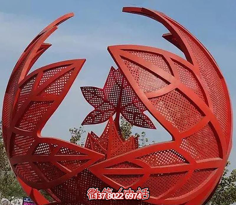 不锈钢枫叶球形雕塑，点缀广场景观