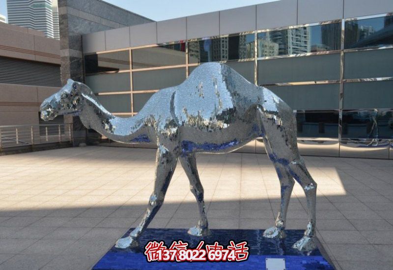 不锈钢骆驼雕塑，为广场添彩