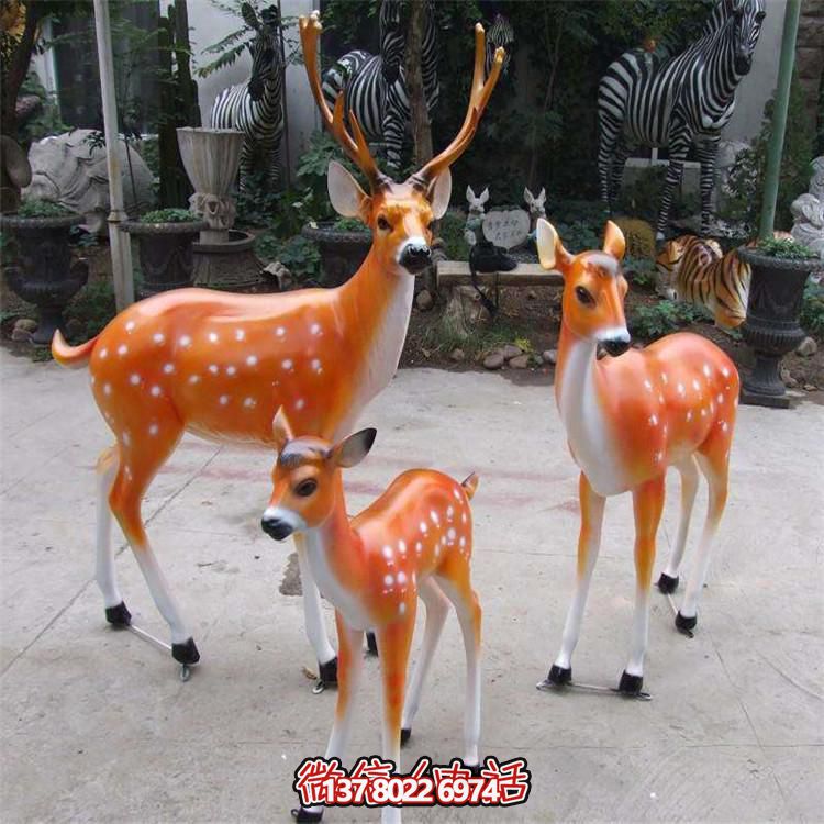 玻璃钢仿真梅花鹿雕塑，为你的园林景观增添仙气