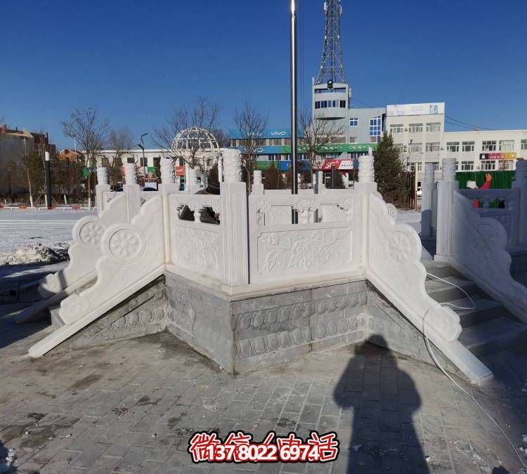 精致的汉白玉校园升旗台