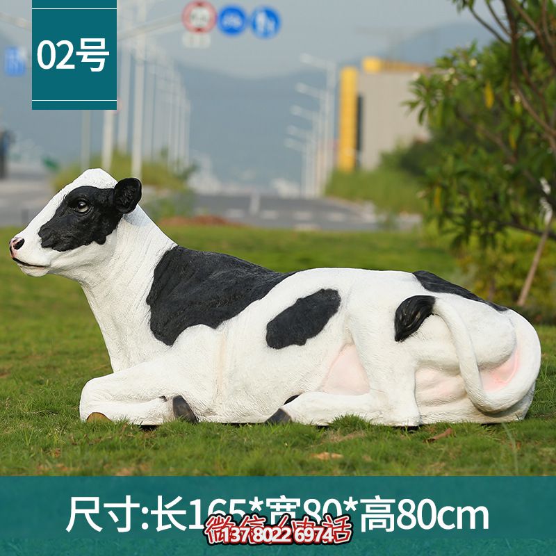 玻璃钢牛雕塑，让你的草坪只为休息