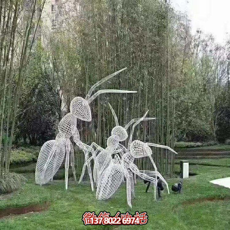 蚂蚁网格铁艺雕塑
