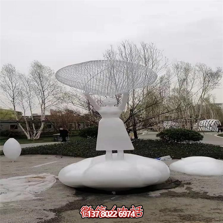 大型不锈钢祥云雕塑