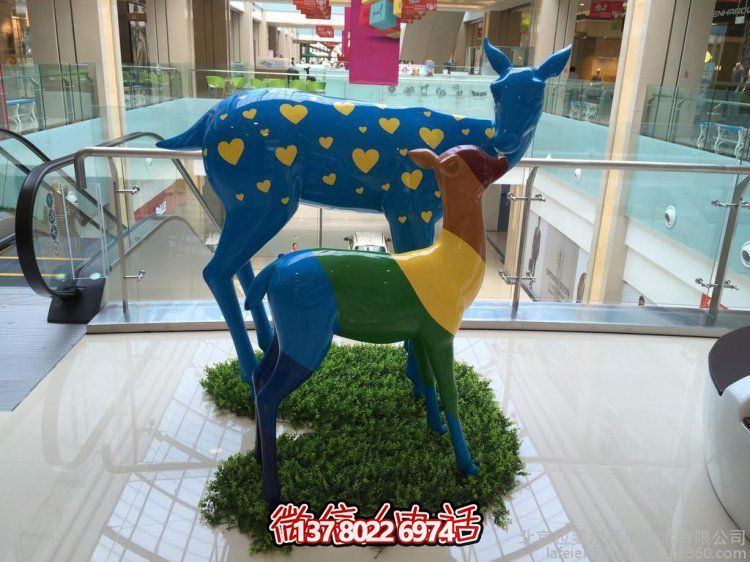 玻璃钢手工彩绘小鹿摆件，为你的商场增添温馨美感
