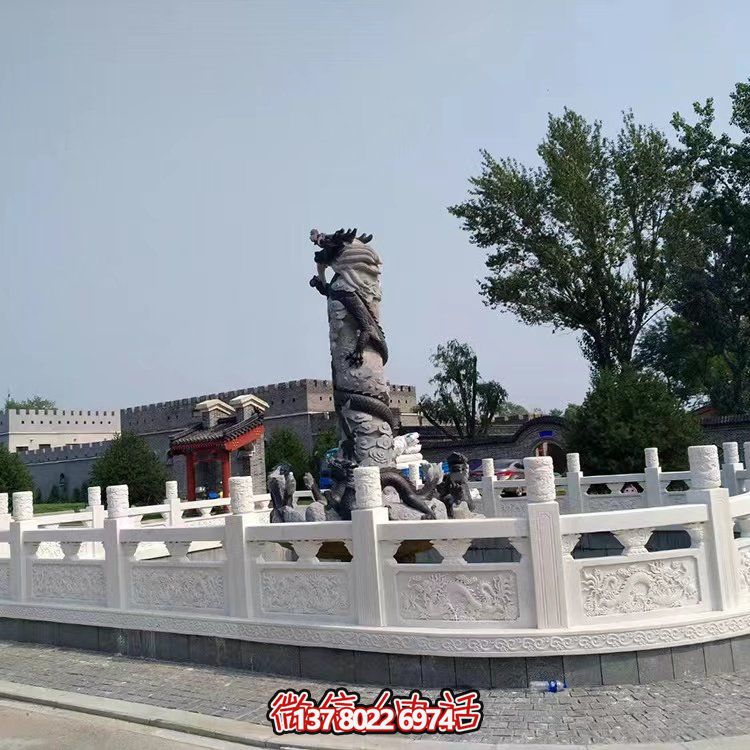 汉白玉石雕栏板，为景区水池提供防护及园林装饰