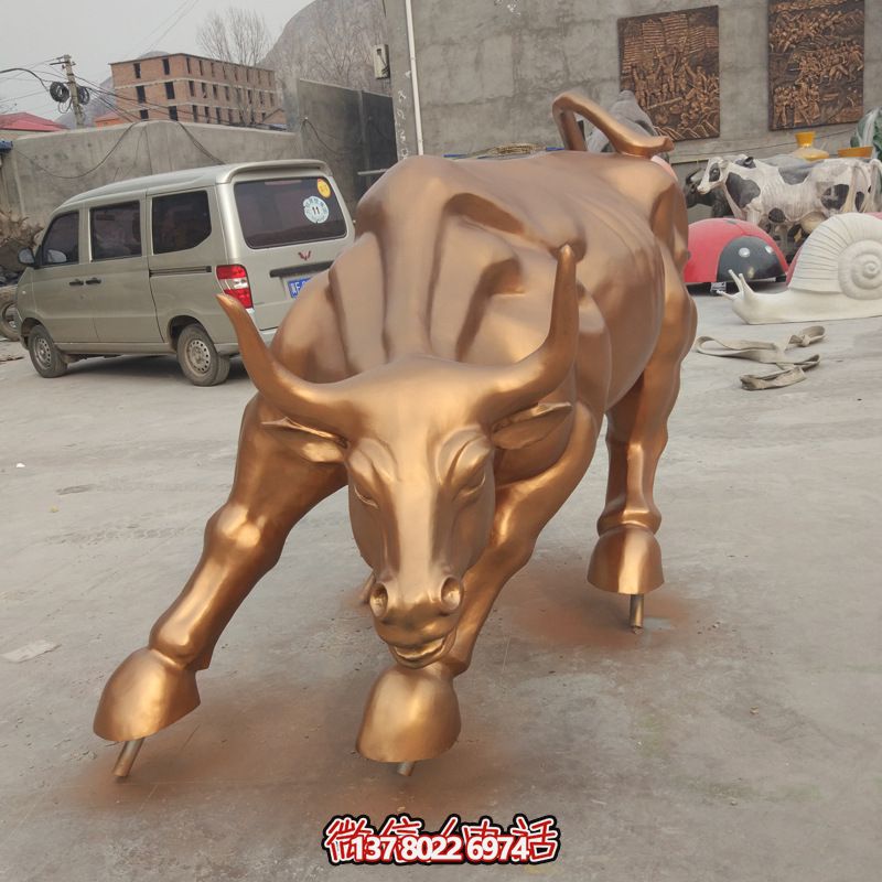 金色玻璃钢华尔街牛喷漆装饰公园 金色玻璃钢华尔街牛喷漆装饰公园