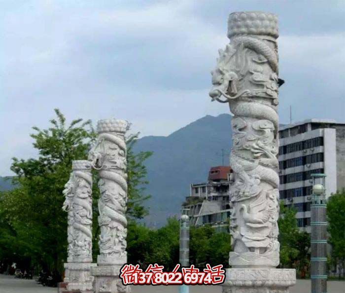 集大理石、石雕、龙柱于一体的大理景观广场