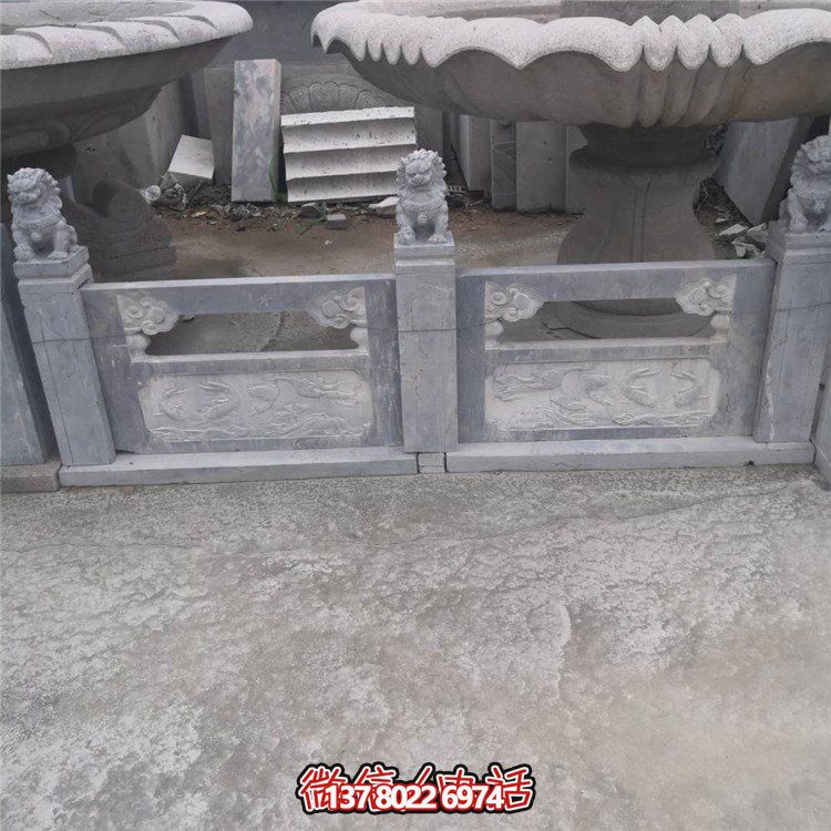 优雅而古典的青石栏杆