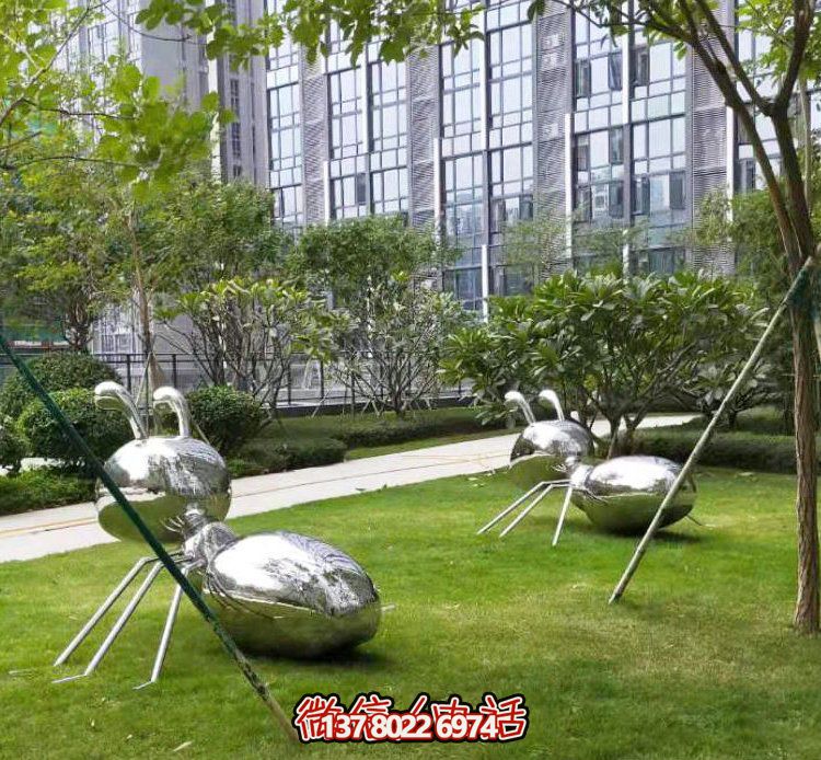 大型不锈钢镜面抛光蚂蚁小品