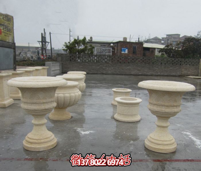 欧式石雕花盆，装饰您的公园景观
